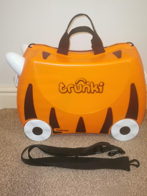 Buy & Sell Essex Uttlesford - Photos for Tipu The Tiger Trunki ride-on suitcase