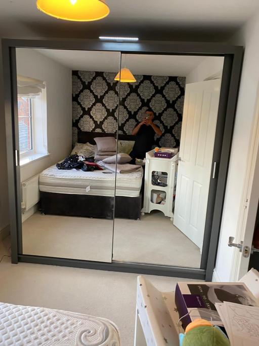 Buy & Sell Brent East Lane Business Park - Brent - Photos for Black Sliding Wardrobe