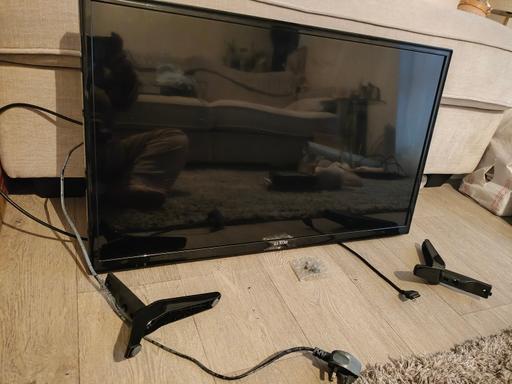 Buy & Sell West London Shepherd`s Bush - West London - Photos for TV 32 inch & wall bracket 