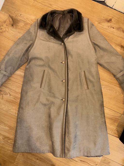 Buy & Sell Surrey Epsom and Ewell - Photos for Vintage coat