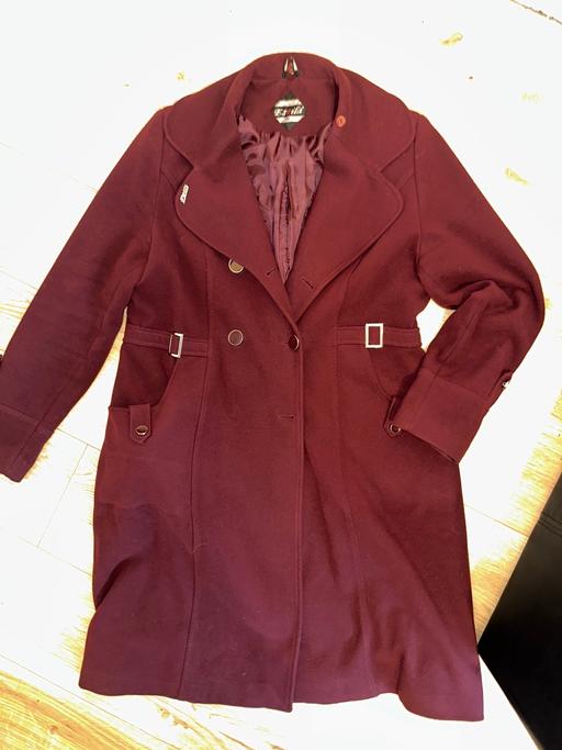 Buy & Sell Surrey Epsom and Ewell - Photos for Estila Maroon thick coat