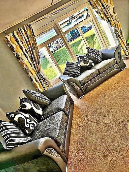 Buy & Sell Brent East Lane Business Park - Brent - Photos for Shannon 3+2 seater sofa available