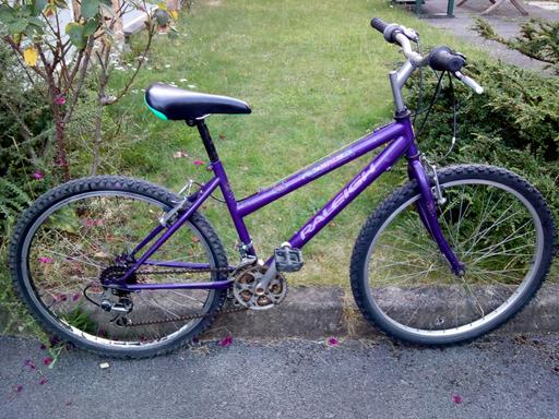 Buy & Sell South West London Fulham - South West London - Photos for Durable, Strong, Hybrid Raleigh Vixen Bicycle