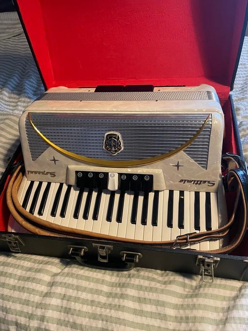 Buy & Sell West London Hounslow - Photos for 120 Bass Piano Accordion