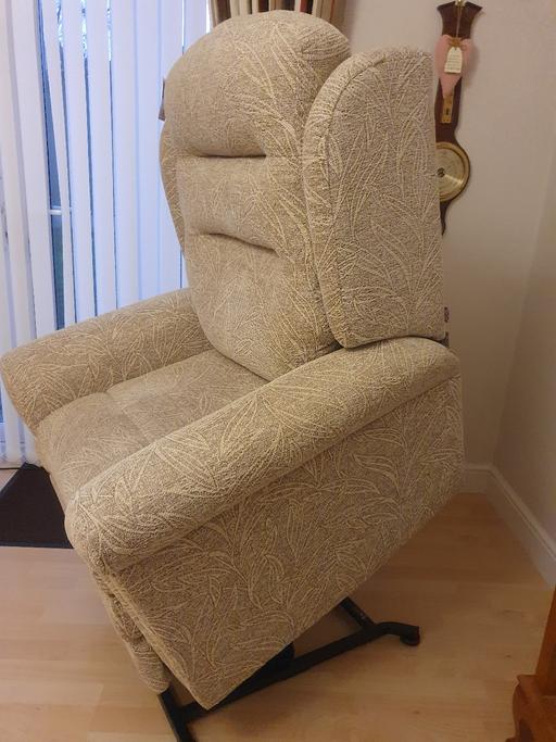 Buy & Sell Hertfordshire Stevenage - Photos for careco four motor lift and reclining chair