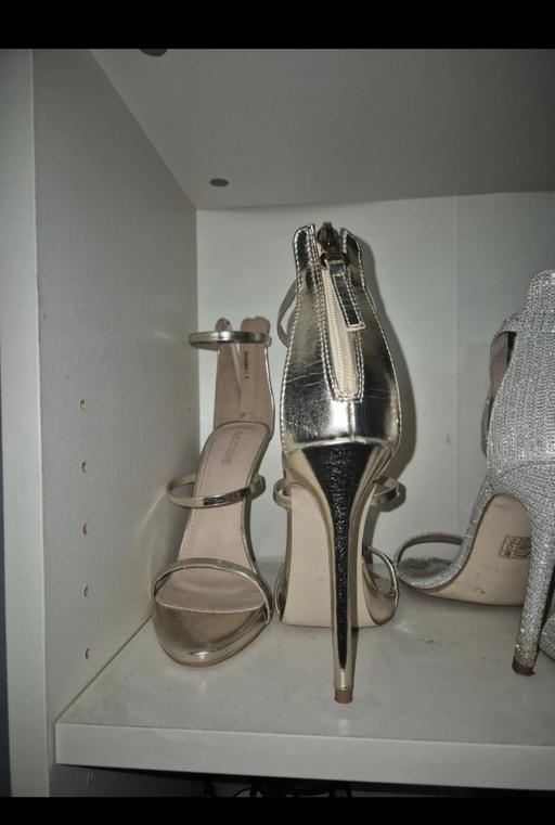 Buy & Sell South East London North End - South East London - Photos for Gold high heels