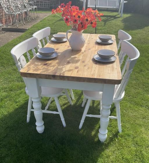 Buy & Sell Staffordshire South Staffordshire - Photos for Dinning table & 4 chairs