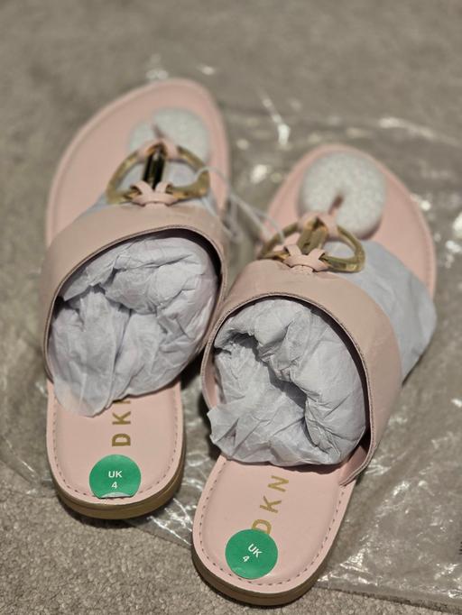 Buy & Sell Barking and Dagenham Barking - Barking and Dagenham - Photos for DKNY Sandals