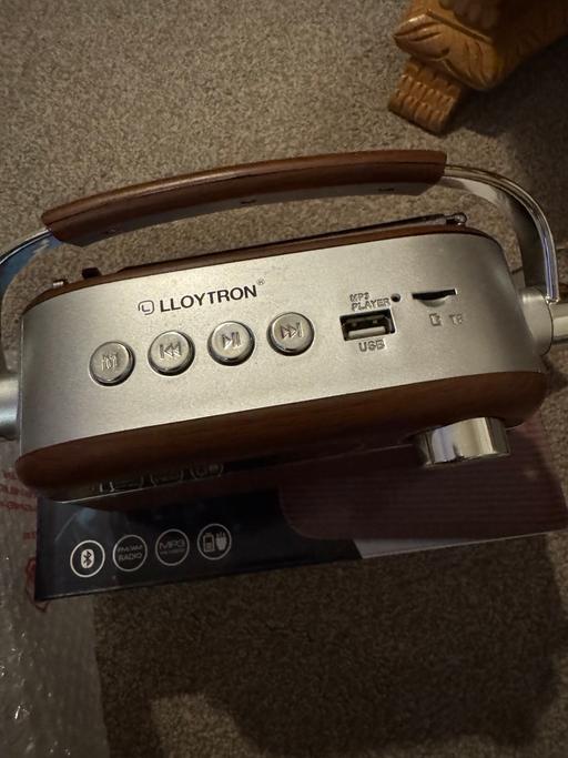 Buy & Sell South West London Fulham Broadway - South West London - Photos for Lloytron Rechargeable Bluetooth AM/FM Radio