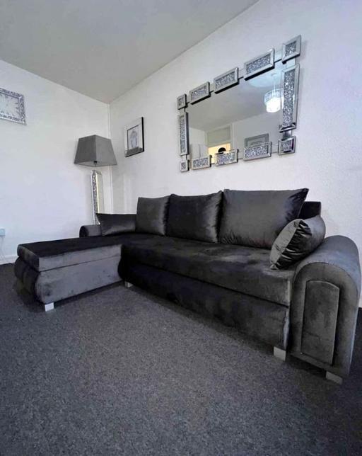 Buy & Sell Brent East Lane Business Park - Brent - Photos for Black Color Berlin Corner sofabed with storag