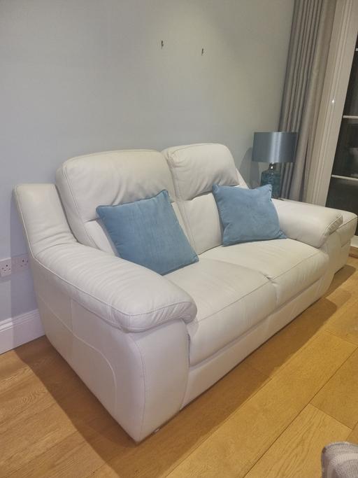 Buy & Sell Barking and Dagenham Dagenham - RM8 - Photos for 2 SEATER LEATHER SOFA - FURNITURE VILLAGE RRP