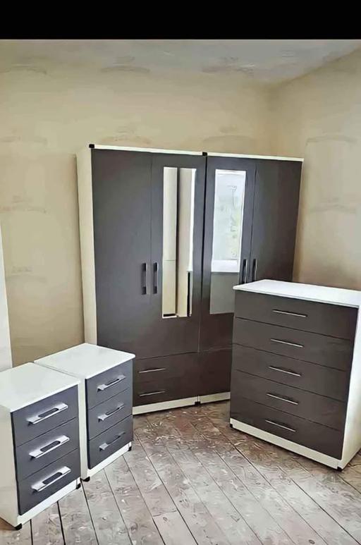Buy & Sell East Lane Business Park Brent - Photos for Folding Door Wardrobe Already Fix