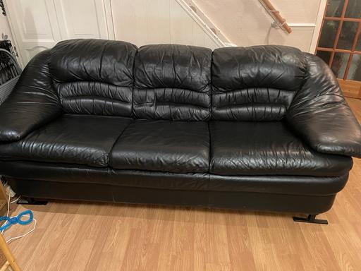 Buy & Sell West Midlands Wolverhampton - Photos for 3 seater sofa