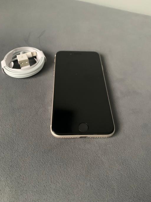 Buy & Sell West Midlands Dudley - Photos for Boxed iPhone SE 2020 64gb unlocked like new