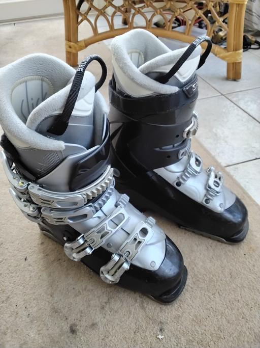 Buy & Sell Devon Plymouth - Photos for women's ski boots