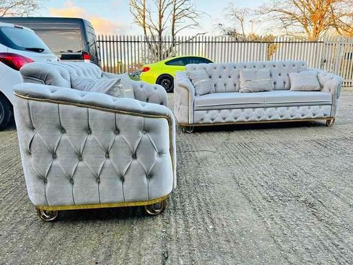 Buy & Sell Brent East Lane Business Park - Brent - Photos for Beautiful Madrid Sofa available in 3+2