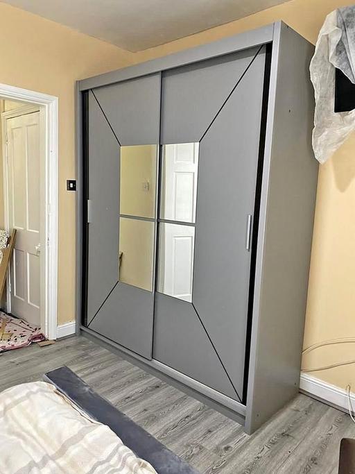 Buy & Sell Brent East Lane Business Park - Brent - Photos for 2 Sliding door Wardrobe