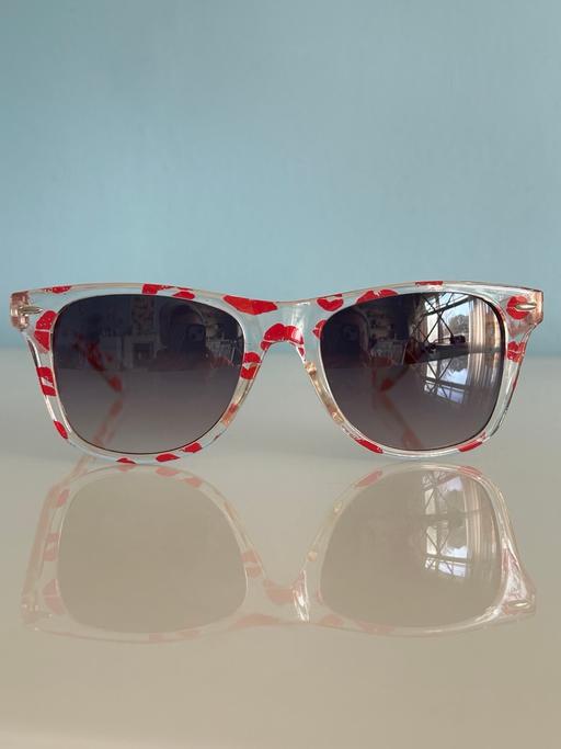 Buy & Sell Staffordshire Tamworth - Photos for Sunglasses with red lipstick kisses print