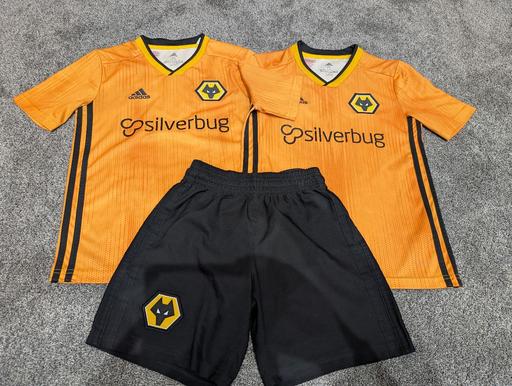 Buy & Sell Staffordshire South Staffordshire - Photos for Wolves Kit + Extra Top & socks