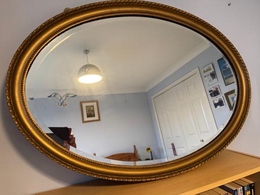 Buy & Sell Hampshire Winchester - Photos for Oval bevelled mirror 90 x 60 in gilt frame