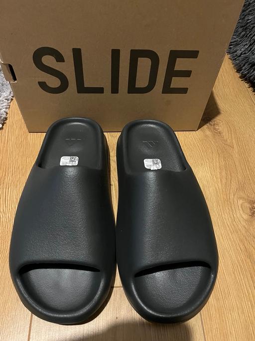 Buy & Sell West Northamptonshire Grange Park - West Northamptonshire - Photos for Yeezy slide dark onyx size 10