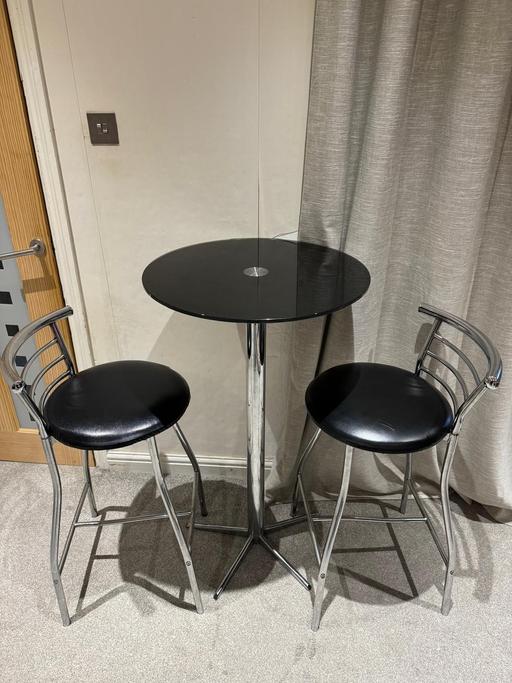 Buy & Sell West Midlands Birmingham - Photos for Barstool and glass table set