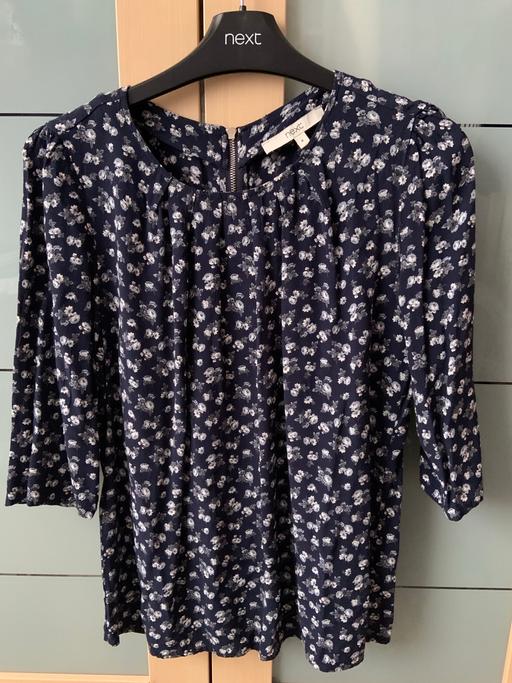 Buy & Sell West London Hounslow - Photos for Navy blue floral shirt