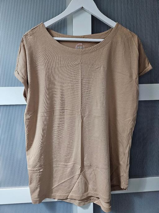 Buy & Sell Halton Weston Point - Watford - Photos for Size 16 NEXT beige tshirt