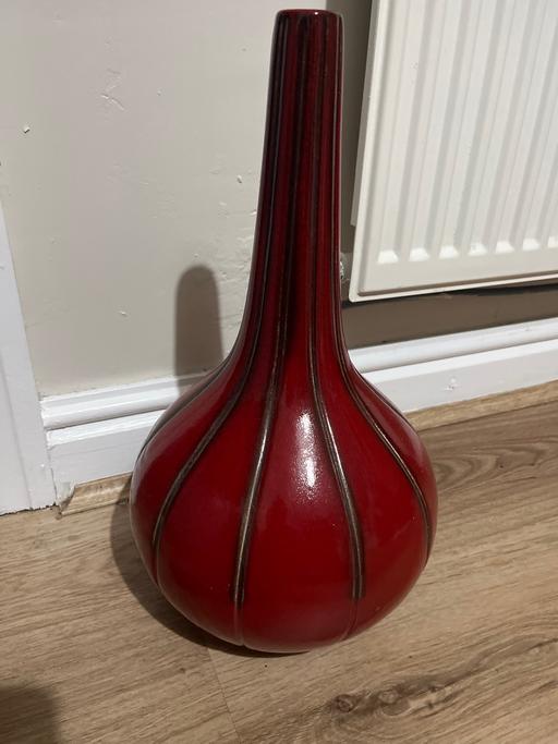 Buy & Sell South Yorkshire Doncaster - Photos for Beautiful unusual tall red vase