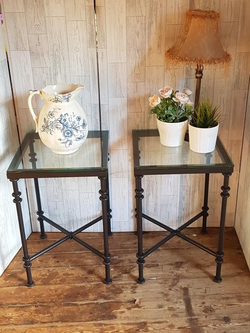 Buy & Sell Leicestershire Leicester - Photos for A Pair of Glass and Metal Plant/Lamp Stands.