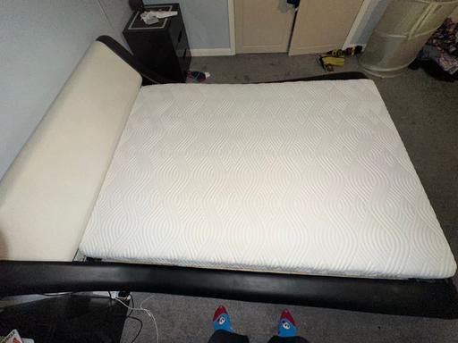 Buy & Sell Surrey Spelthorne - Photos for Double mattress Dormeo octaspring hybrid