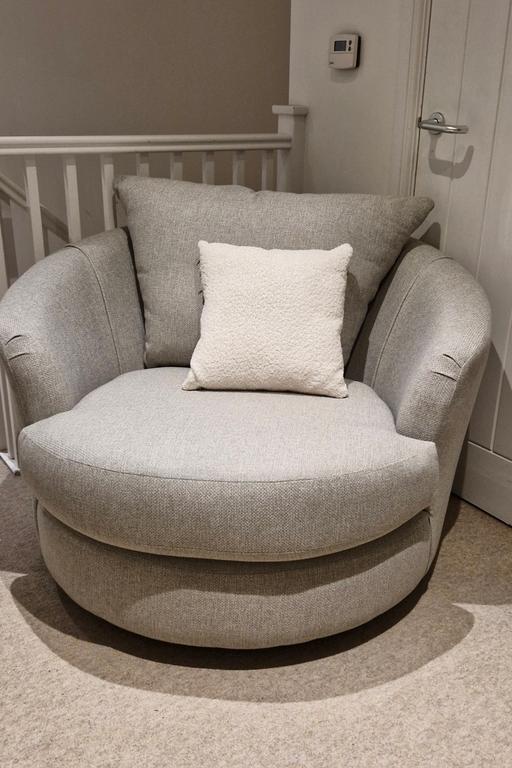 Buy & Sell Norfolk Breckland - Photos for Brand new DFS swivel chair