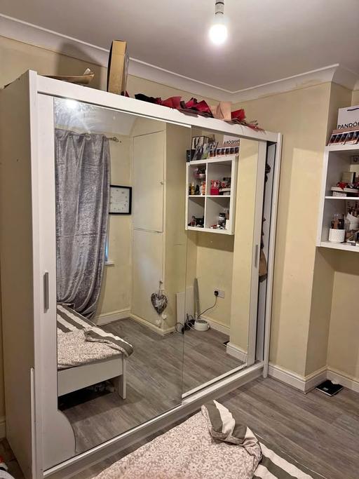 Buy & Sell Brent East Lane Business Park - Brent - Photos for Glass Door Wardrobe