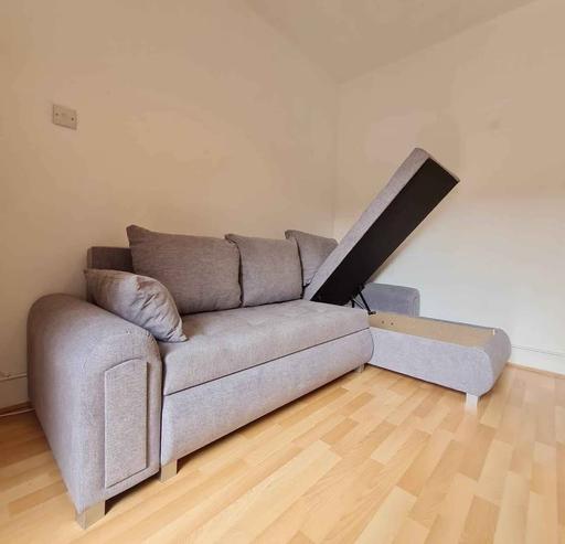 Buy & Sell Brent East Lane Business Park - Brent - Photos for Berlin Sofabed & Ottoman 