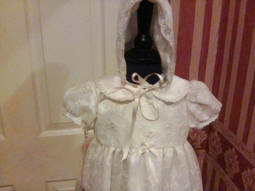 Buy & Sell North Northamptonshire Kettering - North Northamptonshire - Photos for Handmade Christening gown and bonnet, 3 month