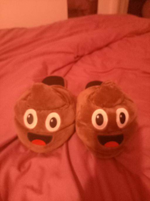 Buy & Sell Kent Folkestone and Hythe - Photos for poo emoji slippers size 7/8