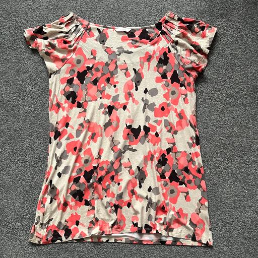 Buy & Sell Surrey Epsom and Ewell - Photos for Multicoloured patterned top size 18