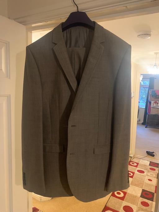 Buy & Sell Surrey Reigate and Banstead - Photos for Suit with trouser