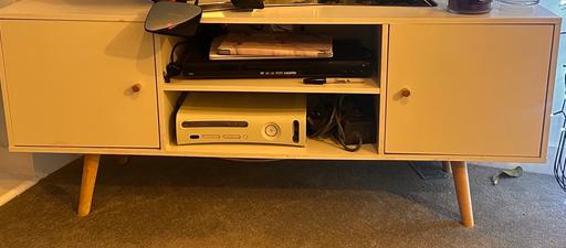 Buy & Sell Kent Sevenoaks - Photos for White wooden tv unit (unit only)