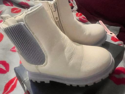 Buy & Sell South East London Brixton - South East London - Photos for River Island Girls Boots