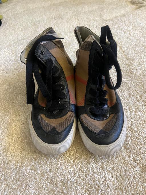 Buy & Sell South West London Norbury - South West London - Photos for Burberry trainers