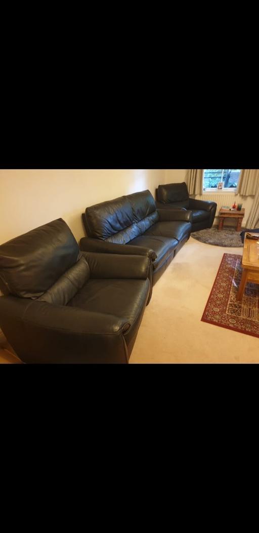 Buy & Sell Windsor and Maidenhead Wraysbury - Windsor and Maidenhead - Photos for Electric leather reclining sofas