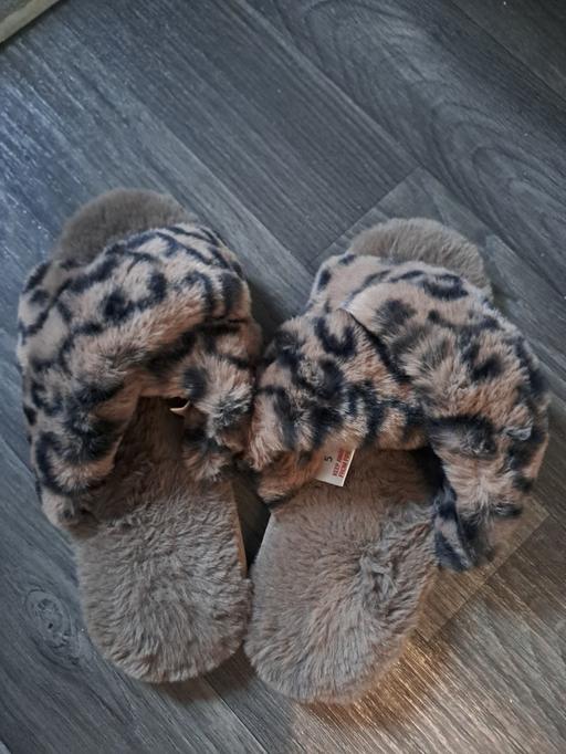 Buy & Sell South Yorkshire Sheffield - Photos for chunky fur slippers