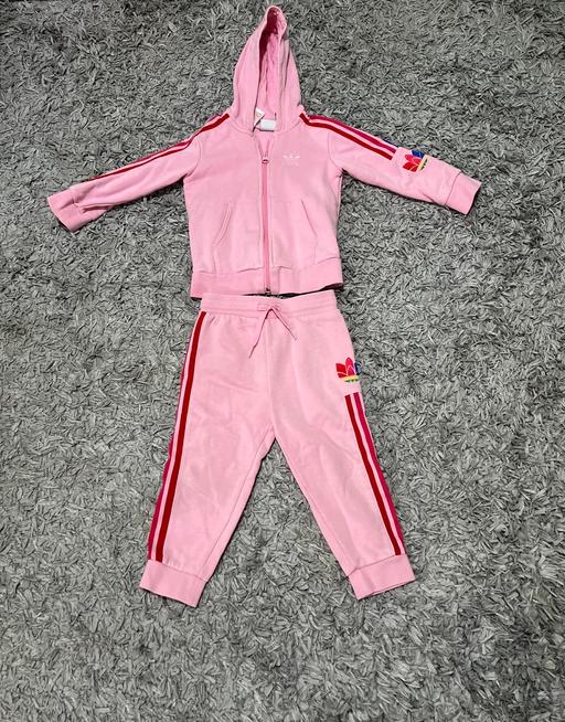 Buy & Sell Bedfordshire Central Bedfordshire - Photos for adidas Tracksuit