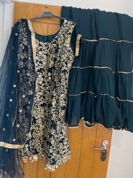 Buy & Sell West London Hillingdon - Photos for Short heavy sharara suit