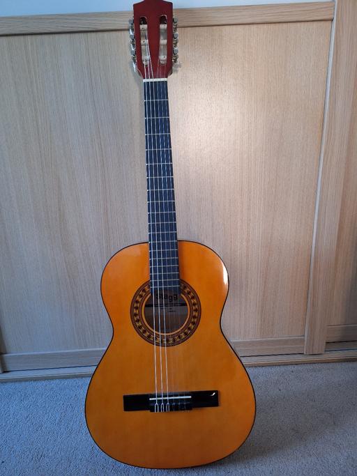 Buy & Sell Worcestershire Bromsgrove - Photos for 3/4 acoustic guitar with new string set