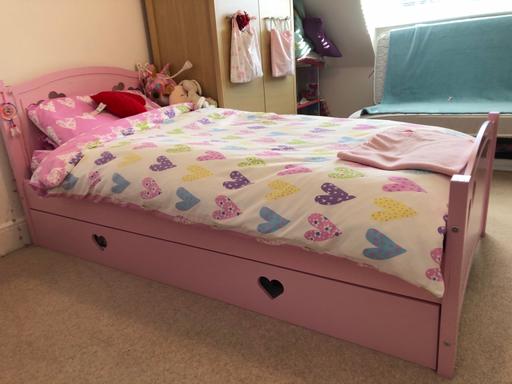 Buy & Sell Essex Brentwood - Photos for Single Bed - Pink with hearts 💕