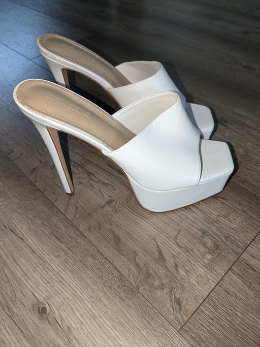 Buy & Sell Merseyside Wirral - Photos for White heels size 6