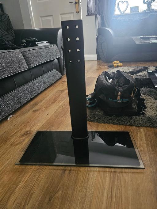 Buy & Sell West Midlands Wolverhampton - Photos for tv stand with glass bottom