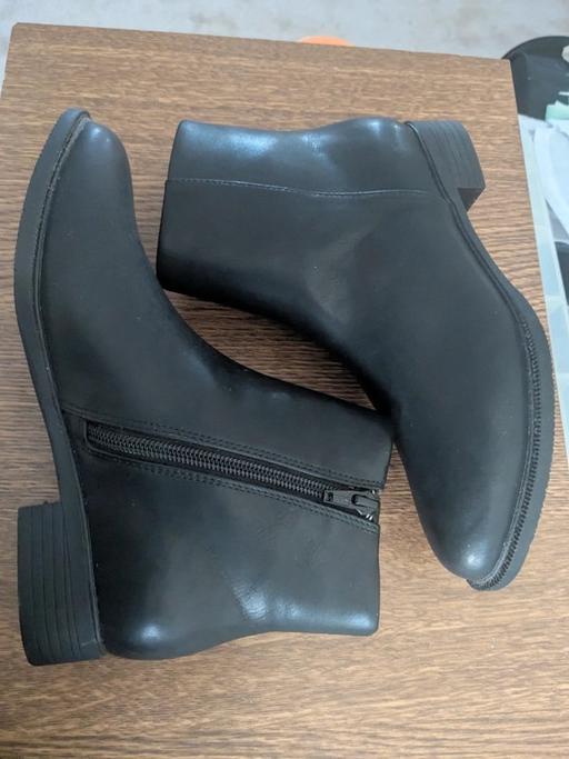 Buy & Sell East London Highams Park - East London - Photos for Uniqlo Zipped Side Ankle Boots - Size 36/4.5